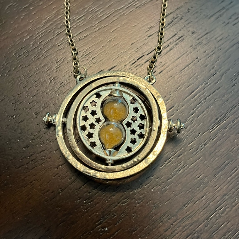 Time turner necklace
